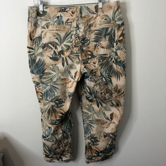 Chico's Women's Palm Patterned Capri Roll-Cuff Stretch Waist Pants 2 (U.S. 12) - Picture 6 of 9